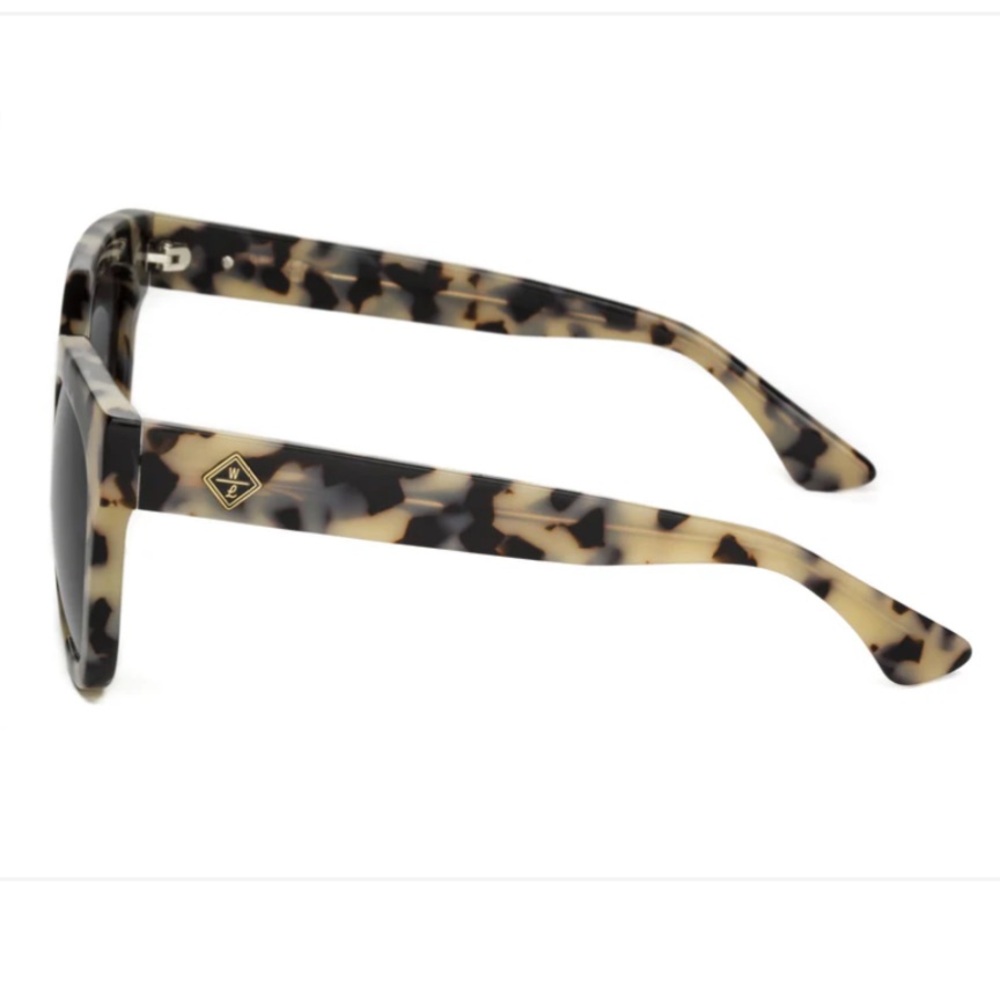 WONDERLAND Tortoise Shell Sunglasses - Picture 8 of 11